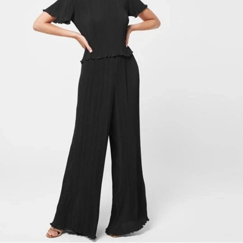 Good American  Women's Black Always Fits Plisse Pleated Pants Size 1/2